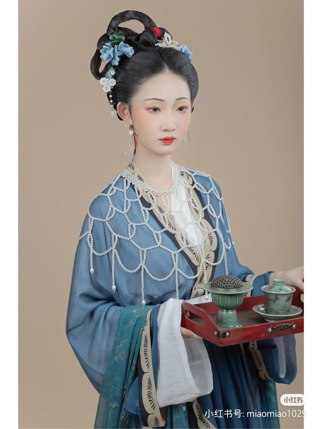 美女照片真人图片背面_美女头像甜美