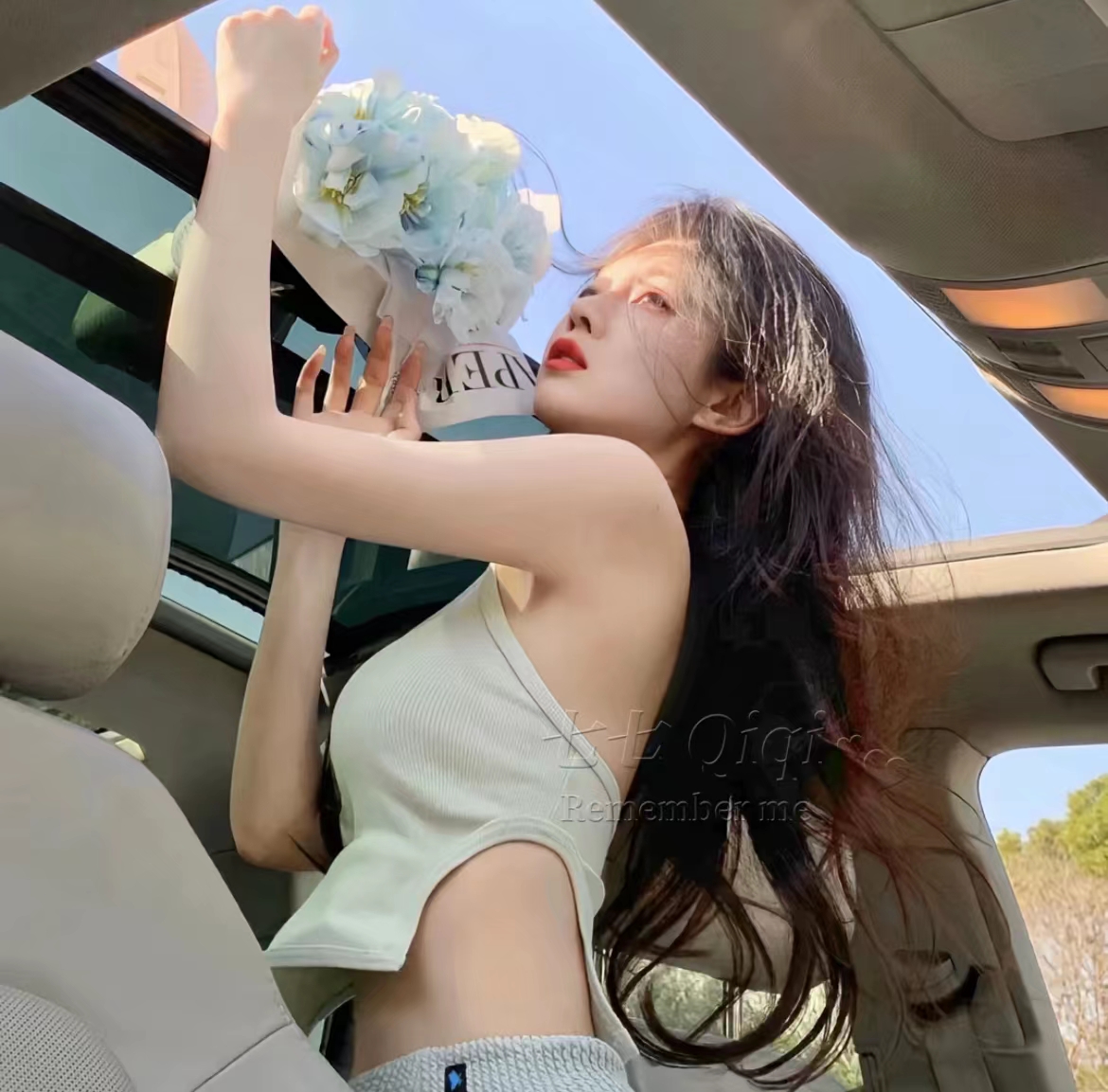 美女图片微信头像背影酷霸气_美女头像真人唯美