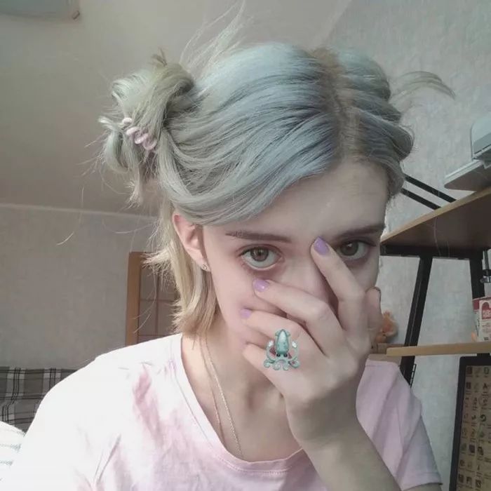 美女照片背影侧面唯美_美女照片头像真人图片