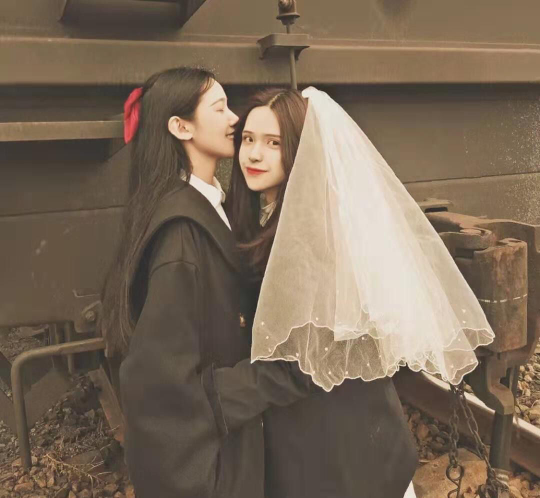 美女壁纸手机壁纸_美女头像真人很吸引人
