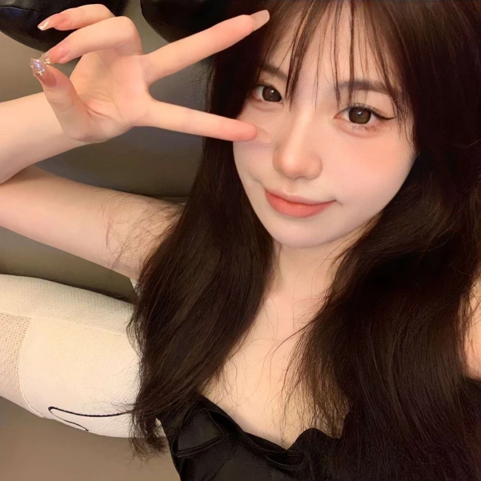 美女照片游泳写真素材_美女高雅造型