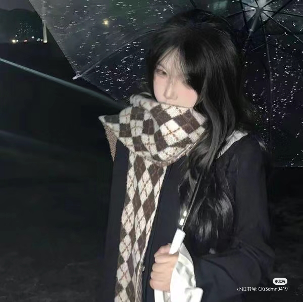 美女头像真人背影_美女高雅造型