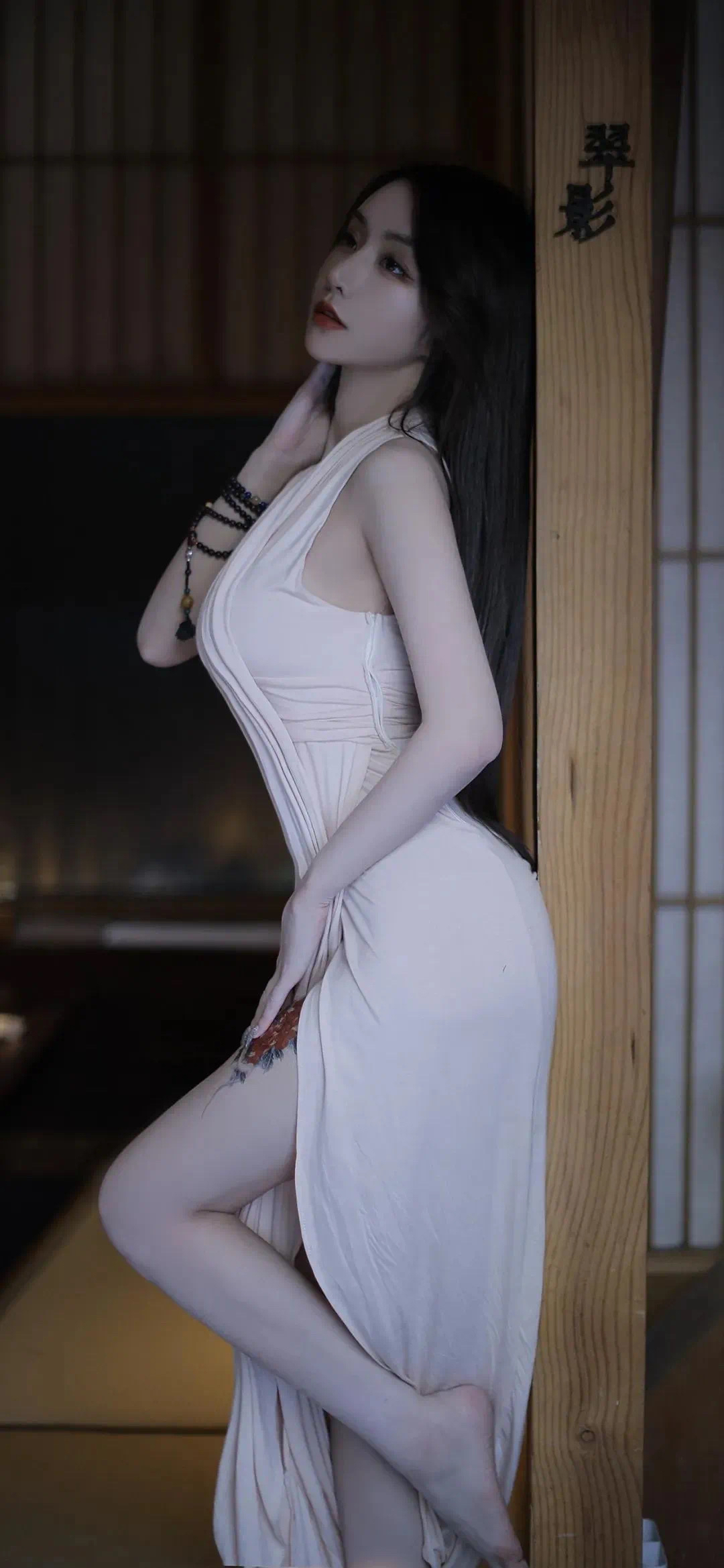 美女照片游泳写真壁纸_美女头像真人