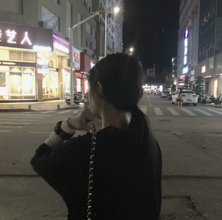 美女壁纸_美女头像背影