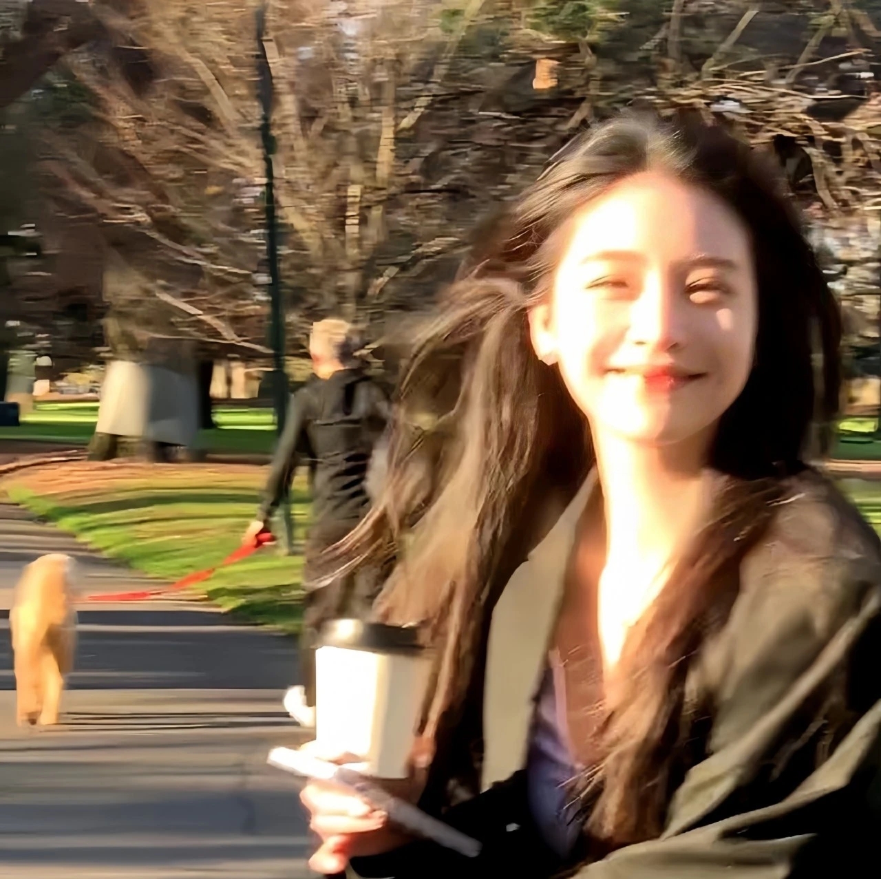 美女壁纸图片2025最新款_美女自拍