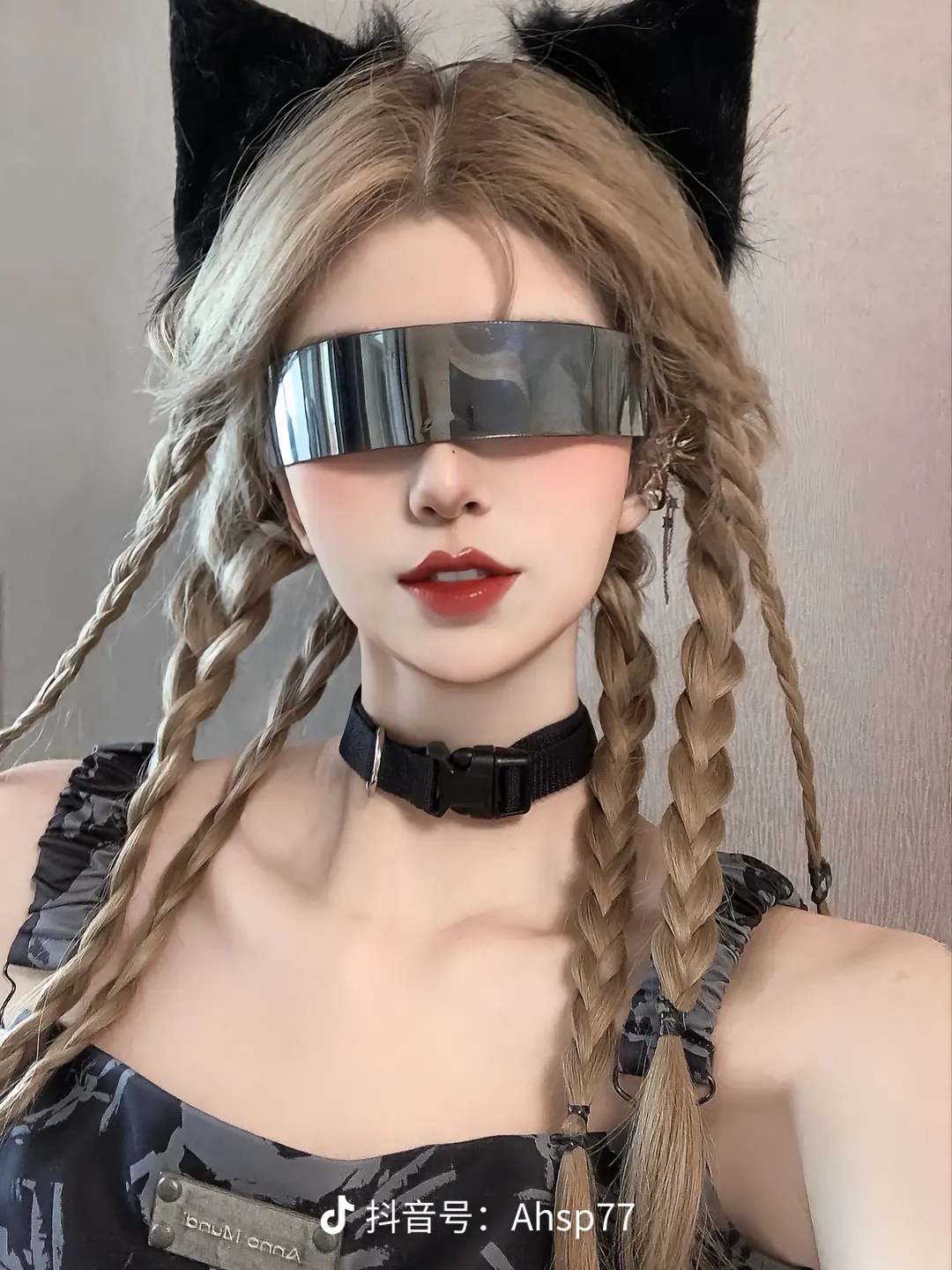 【国产乱子伦一集a片免费看】美女头像气质_美女图片微信头像