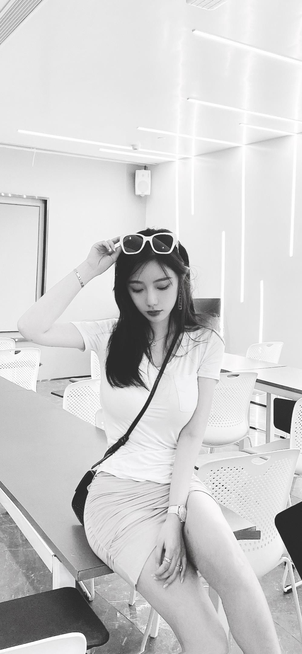 【权力的游戏第一季】美女壁纸风景_美女头像背影