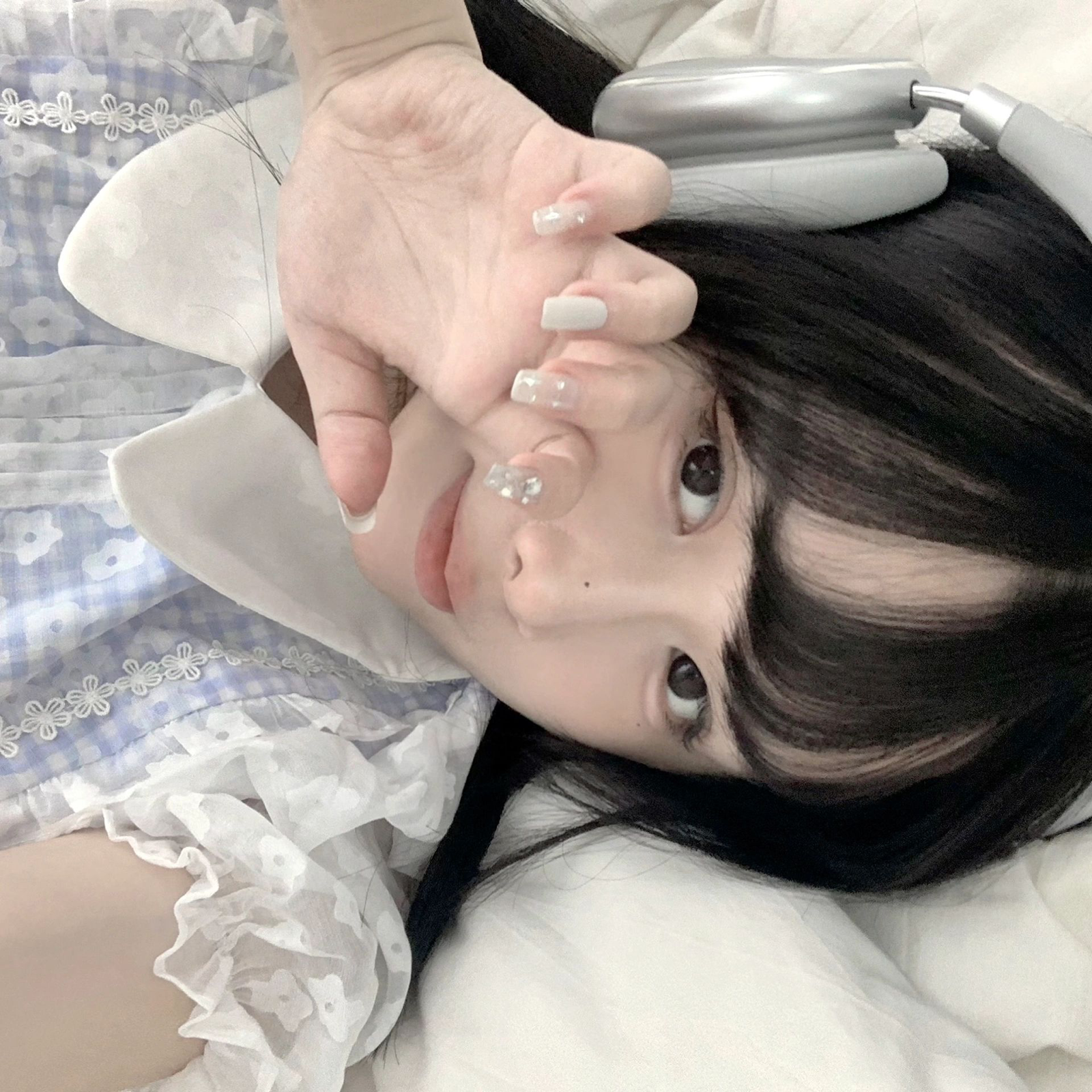 美女照片头像_微信的头像+昵称+个性签名+背景图4件套可以统一标准