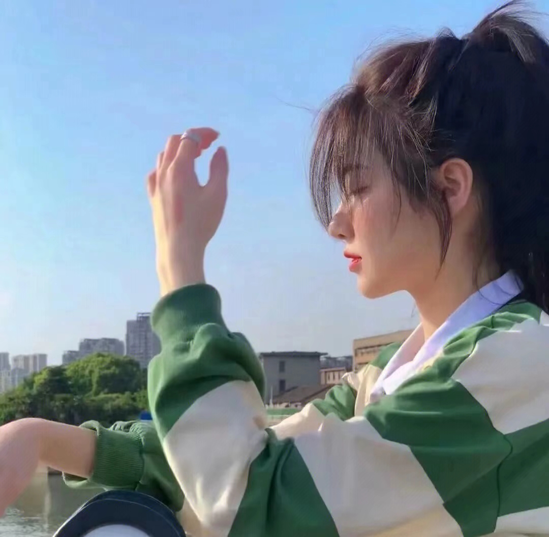 美女头像真人侧脸_美女头像真人头像