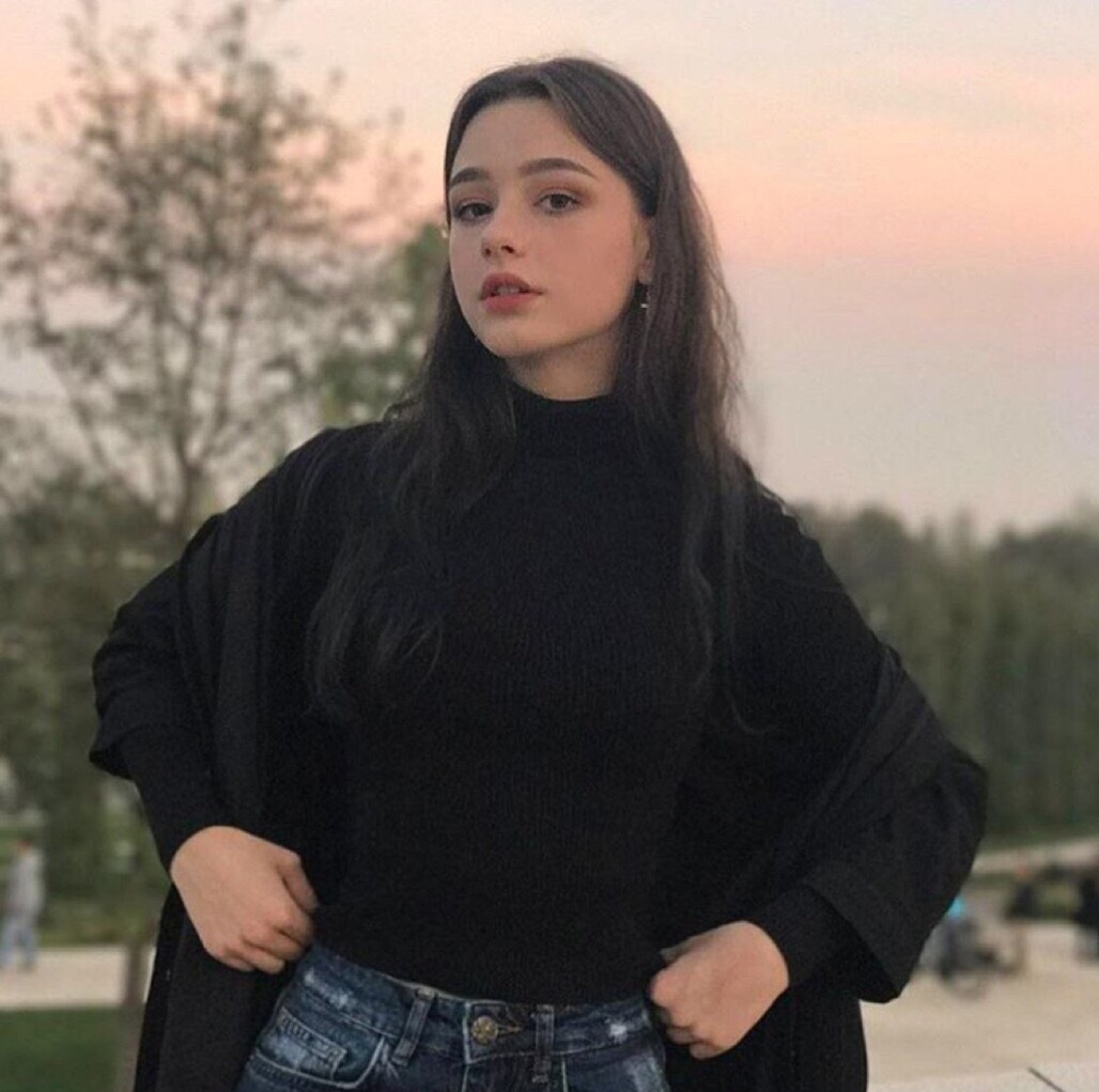美女头像真人很吸引人_美女图片微信头像背影高清