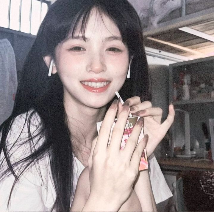 美女照片侧脸好看头像_美女照片背影侧面唯美