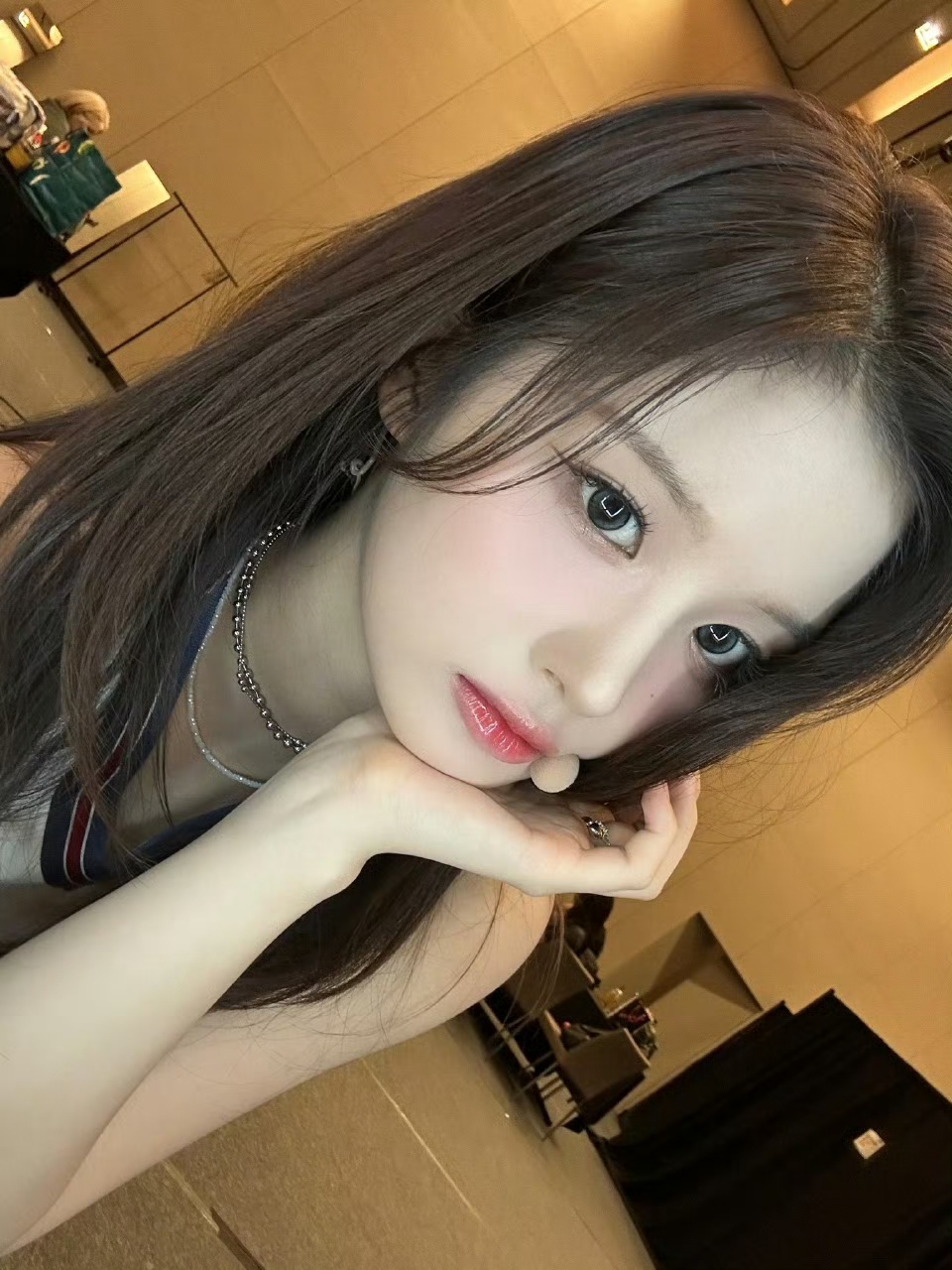 美女图片微信头像侧面_美女照片。